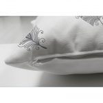 - Suet-K-2249-2 - Realhomes  Tüy Desen Kalp Motifli Çift Taraflı Dijital Baskılı Dekoratif Süet Kırlent Kılıfı Realhomes