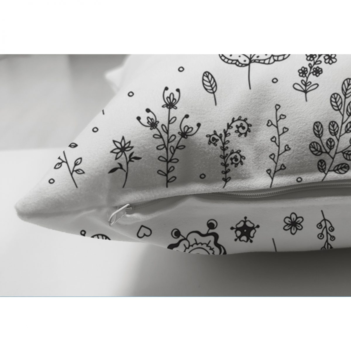 Modern Çiçek Motifli Çift Taraflı Dijital Baskılı Dekoratif Süet Yastık Kılıfı Realhomes