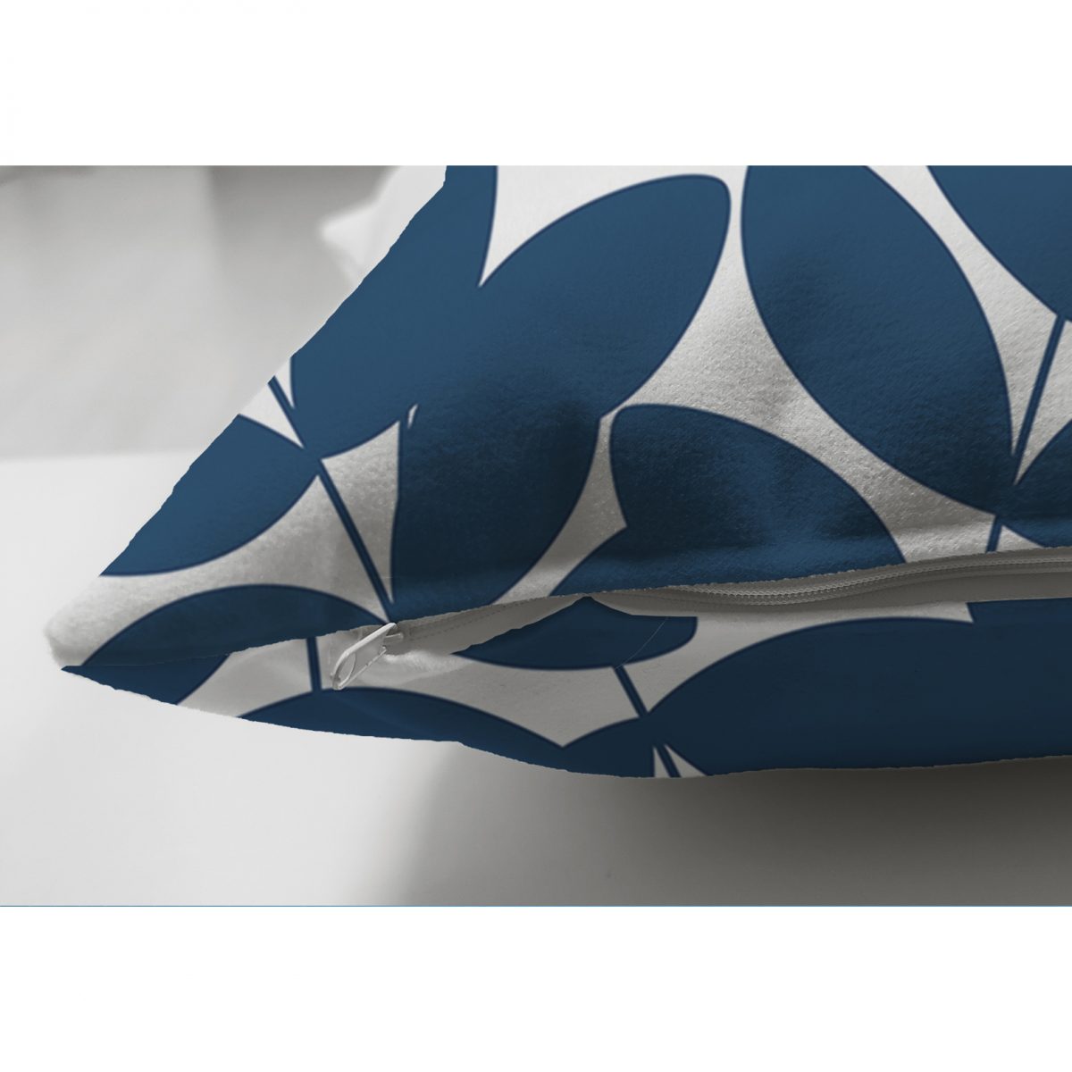 Lacivert Yaprak Desenli Çift Taraflı Dijital Baskılı Dekoratif Süet Yastık Kılıfı Realhomes