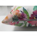 - Suet-K-2280-2 - Realhomes  Çiçek Desenli Yazılı Çift Taraflı Dijital Baskılı Dekoratif Süet Yastık Kırlent Kılıfı Realhomes