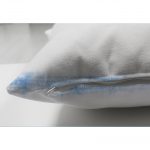 - Suet-K-2294-2 - Realhomes  Mavi Beyaz Renkli Çift Taraflı Dijital Baskılı Modern Süet Kırlent Kılıfı Realhomes