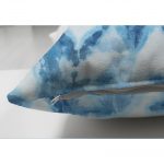 - Suet-K-2295-2 - Realhomes  Mavi Kar Tanesi Desenli Çift Taraflı Dijital Baskılı Dekoratif Süet Yastık Kılıfı Realhomes