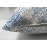- Suet-K-2317-2 - Realhomes  Yuvarlak Nokta Desenli Çift Taraflı Dijital Baskılı Modern Süet Yastık Kılıfı Realhomes