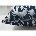 - Suet-K-2319-2 - Realhomes Hayvan Figürlü Çift Taraflı Dijital Baskılı Dekoratif Süet Kırlent Kılıfı Realhomes