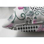 - Suet-K-2514-2 - Realhomes  Kare Puanlı Kalp Kolye Motifli Dekoratif Çift Taraflı Süet Yastık Kırlent Kılıfı Realhomes