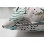 Üçgen Şekilli Palmiye Motifli Dijital Baskılı Çift Taraflı Süet Kırlent Kılıfı Realhomes