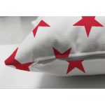 - Suet-K-2551-2 - Realhomes  Kırmızı Yıldız Motifli Modern Dijital Baskılı Çift Taraflı Süet Yastık Kılıfı Realhomes