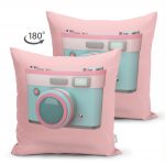 - Suet-K-3008-1 - Realhomes  Çift Taraflı Nostaljik Fotoğraf Makinası 3D Dijital Baskılı Süet Yastık Kırlent Kılıfı Realhomes