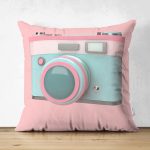 - Suet-K-3008 - Realhomes  Çift Taraflı Nostaljik Fotoğraf Makinası 3D Dijital Baskılı Süet Yastık Kırlent Kılıfı Realhomes