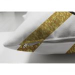 - Suet-K-3065-2 - Realhomes  Çift Taraflı Altın Şeritli Merry Christmas Desenli Dekoratif Süet Yastık Kırlent Kılıfı Realhomes