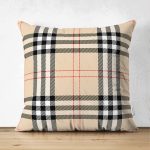 - Suet-K-3078 - Realhomes Çift Taraflı Krem Zeminli Ekose Desenli Dekoratif Süet Yastık Kırlent Kılıfı Realhomes