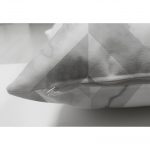 - Suet-K-3152-2 - Realhomes Çift Taraflı Geometrik Desenli Mermer Zeminli Modern Süet Yastık Kırlent Kılıfı Realhomes