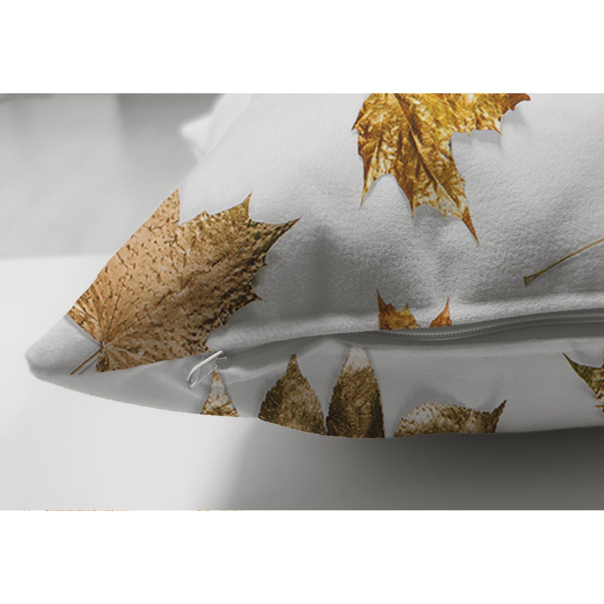 Çift Taraflı Beyaz Zeminde Altın Yapraklar Desenli Dijital Baskılı Süet Yastık Kılıfı Realhomes