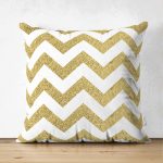 - Suet-K-3257 - Realhomes Zigzag Altın Kabartma Desenli Modern Tasarımlı Çift Taraflı Süet Yastık Kırlent Kılıfı Realhomes