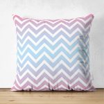 - Suet-K-3357 - Realhomes  Çift Taraflı Renkli Zigzag Tasarımlı 3D Dijital Baskılı Süet Yastık Kırlent Kılıfı Realhomes
