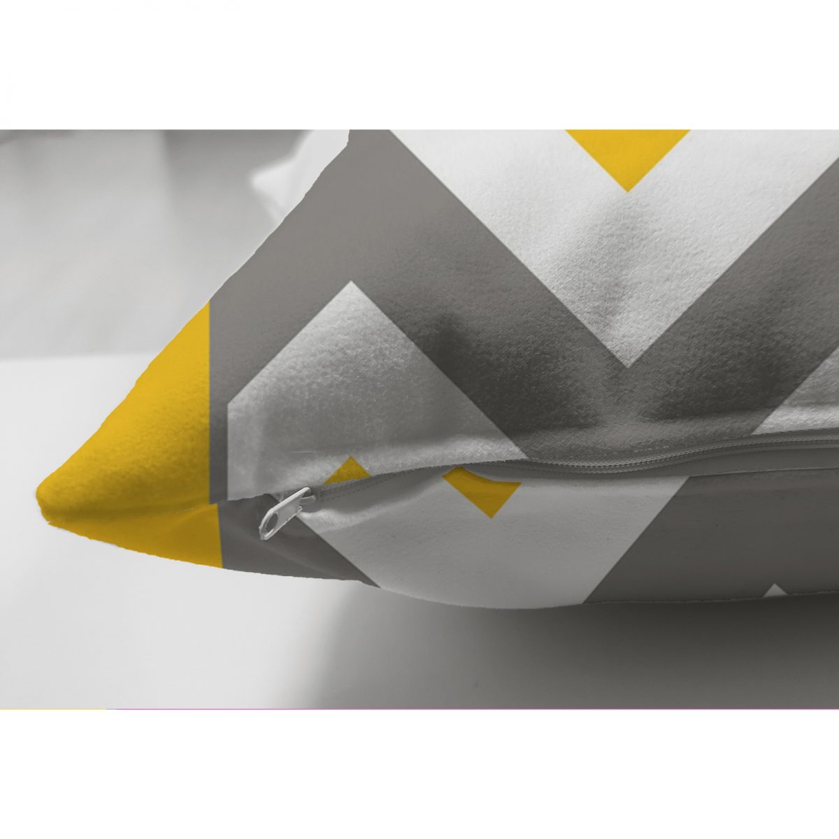 Çift Taraflı Sarı Gri Zigzag Desenli Dijital Baskılı Süet Yastık Kırlent Kılıfı Realhomes