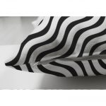 - Suet-K-3407-2 - Realhomes Çift Taraflı Siyah Geometrik Çizgiler Özel Tasarımlı Dekoratif Süet Yastık Kırlent Kılıfı Realhomes