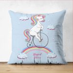 - Suet-K-4338m - Realhomes Çift Taraflı Mavi Zeminde Bisiklet ve Unicorn Tasarımlı Çocuk Odası Süet Yastık Kırlent Kılıfı Realhomes