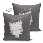 - Suet-K-4350-1 - Realhomes Çift Taraflı Sevimli Kedicik Desenli Çocuk Odası Süet Yastık Kırlent Kılıfı Realhomes