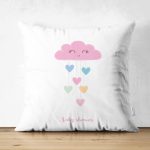 - Suet-K-4370 - Realhomes Çift Taraflı Beyaz Zeminde Pembe Bulutlu Baby Shower Çocuk Odası Süet Yastık Kırlent Kılıfı Realhomes