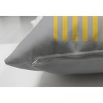 - Suet-K-4376-2 - Realhomes Çift Taraflı Pembe Zeminde Gri Sarı Ayıcık Bebek Odası Süet Yastık Kırlent Kılıfı Realhomes