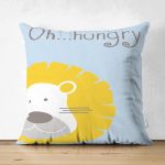 - Suet-K-4381m - Realhomes Çift Taraflı Mavi Zeminde Hungry Aslan Motifli Dijital Baskılı Bebek Odası Süet Yastık Kılıfı Realhomes