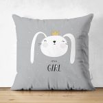 - Suet-K-4387 - Realhomes  Çift Taraflı Gri Zeminde Its Girl Tavşan Motifli Bebek Odası Süet Yastık Kırlent Kılıfı Realhomes