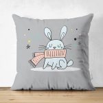 - Suet-K-4425 - Realhomes Çift Taraflı Gri Zeminde Atkılı Tavşan Motifli Bebek Odası Süet Yastık Kırlent Kılıfı Realhomes