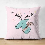 - Suet-K-4434 - Realhomes Çift Taraflı Pembe Zeminde Mavi Geyik Çizimli Bebek Odası Süet Yastık Kırlent Kılıfı Realhomes