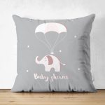- Suet-K-4439 - Realhomes Çift Taraflı Gri Zeminde Uçan Fil Desenli Bebek Odası Süet Yastık Kırlent Kılıfı Realhomes