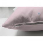 Çift Taraflı Pembe Zeminde Balon Tasarımlı Bebek Odası Süet Yastık Kırlent Kılıfı Realhomes