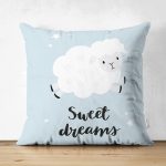 - Suet-K-4490 - Realhomes Çift Taraflı Mavi Zeminde Sevimli Kuzucuk Tasarımlı Bebek Odası Süet Yastık Kırlent Kılıfı Realhomes