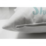 Çift Taraflı Beyaz Zeminli Mavi Kalpli Unicorn Desenli Çocuk Odası Süet Yastık Kırlent Kılıfı Realhomes