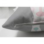 - Suet-K-4577-2 - Realhomes Çift Taraflı Gri Zeminde Sevimli Geyik Tasarımlı Çocuk Odası Süet Yastık Kırlent Kılıfı Realhomes