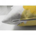 - Suet-K-4594-2 - Realhomes Çift Taraflı Beyaz Zeminde Uçan Balonlar ve Fil Desenli Çocuk Odası Süet Yastık Kırlent Kılıfı Realhomes