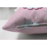 - Suet-K-4690p-2 - Realhomes Realhomes Çift Taraflı Özel Tasarımlı Dijital Baskılı Çocuk Odası Süet Yastık Kırlent Kılıfı Realhomes