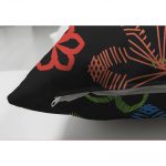 - Suet-K-4829-2 - Realhomes Realhomes Çift Taraflı Siyah Zeminli Rengarenk Çiçekler Dijital Baskılı Modern Süet Yastık Kılıfı Realhomes