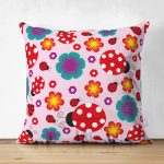 - Suet-K-4836 - Realhomes Realhomes Çift Taraflı Pembe Zeminde Uğurböceği Dijital Baskılı Modern Süet Yastık Kılıfı Realhomes