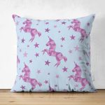 - Suet-K-4940 - Realhomes Realhomes Çift Taraflı Mavi Zeminde Pembe Yıldız Dijital Baskılı Modern Süet Yastık Kılıfı Realhomes