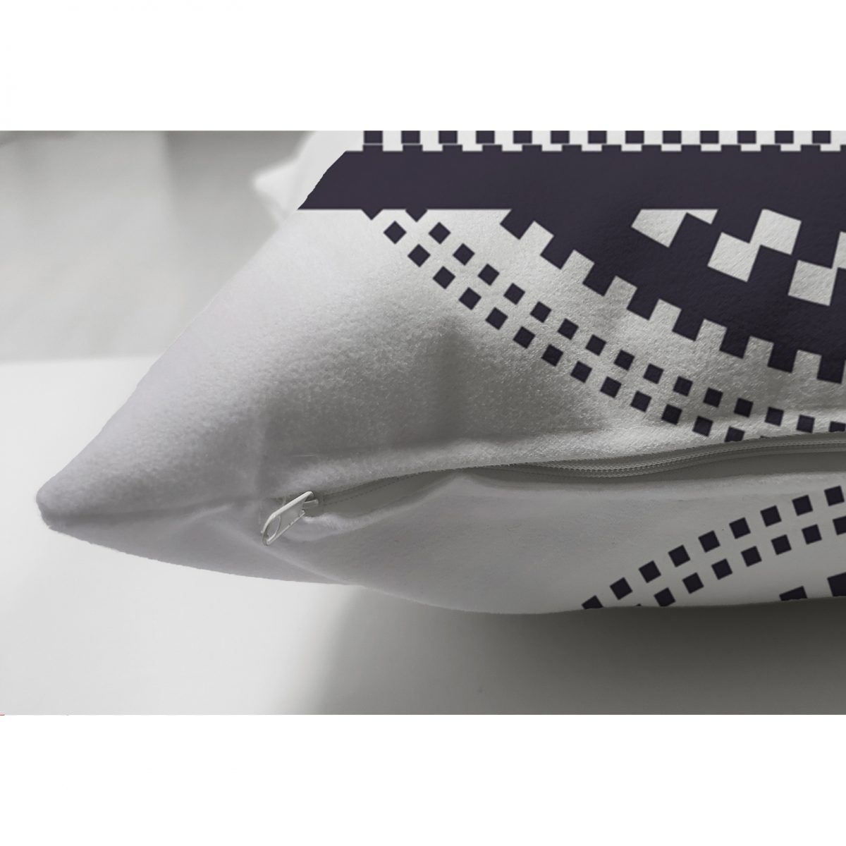 Beyaz Zeminde Lacivert Üçüncü Göz Çift Taraflı Dijital Baskılı Dekoratif Süet Yastık Kırlent Kılıfı Realhomes