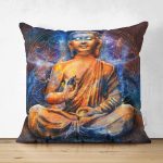 - Suet-K-5025 - Realhomes Çift Taraflı Modern Buda Heykeli Motifli Süet Kırlent Kılıfı Realhomes