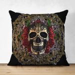 - Suet-K-5049 - Realhomes Gold Çerçeve İçerisinde Gül Kuru Kafa Motifli Çift Taraflı Dekoratif Süet Kırlent Kılıfı Realhomes