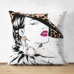 - Suet-K-5104 - Realhomes  Çift Taraflı Şapkalı Fashion Girl Desenli Süet Kırlent Kılıfı Realhomes