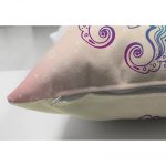 - Suet-K-5121-2 - Realhomes Pembe Zeminde Mavi Mandala Çizimli Modern Çift Taraflı Süet Yastık Kılıfı Realhomes