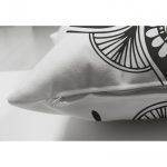 - Suet-K-5128-2 - Realhomes Beyaz Zeminde Çiçek Mandala Desenli Çift Taraflı Süet Kırlent Kılıfı Realhomes