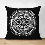 - Suet-K-5138 - Realhomes Çift Taraflı Siyah Beyaz Çiçek Desenli Mandala Motifli Süet Kırlent Kılıfı Realhomes