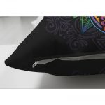 - Suet-K-5209-2 - Realhomes Siyah Zeminde Renkli Fâtımâ'nın Eli Desenli Çift Taraflı Süet Kırlent Kılıfı Realhomes