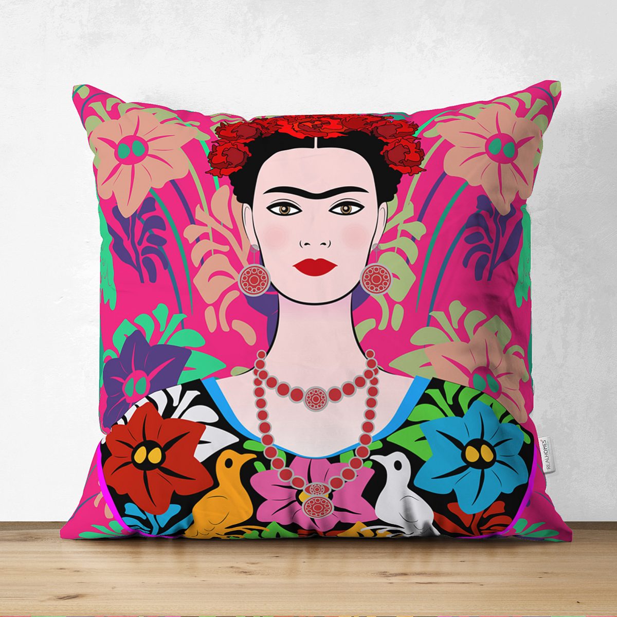 Fuşya Zeminde Frida Kahlo Motifli Çift Taraflı Özel Tasarım Süet Kırlent Kılıfı Realhomes