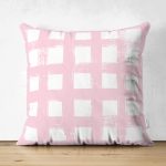 Pembe Zeminde Geometrik Kare Motifli Çift Taraflı Dekoratif Süet Yastık Kılıfı Realhomes