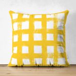 Sarı Zeminde Geometrik Kare Motifli Çift Taraflı Dekoratif Süet Yastık Kılıfı Realhomes
